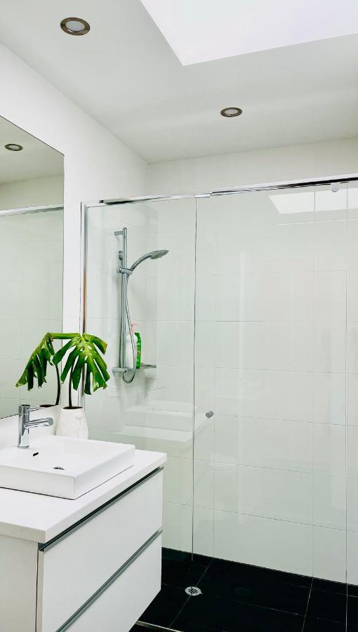 734 Apartment-2 Bedroom And 2 Bathroom Accommodation, Sleeps 4 マーガレットリバー エクステリア 写真